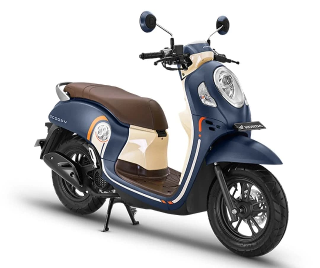 Honda Scoopy biru dengan jok coklat